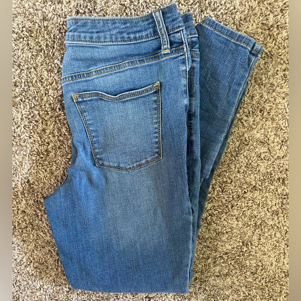 Universal Thread Skinny Jeans size 8
